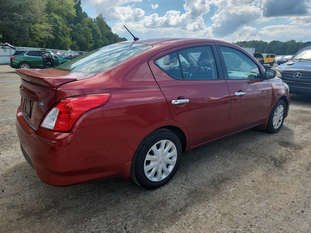 2017 NISSAN VERSA