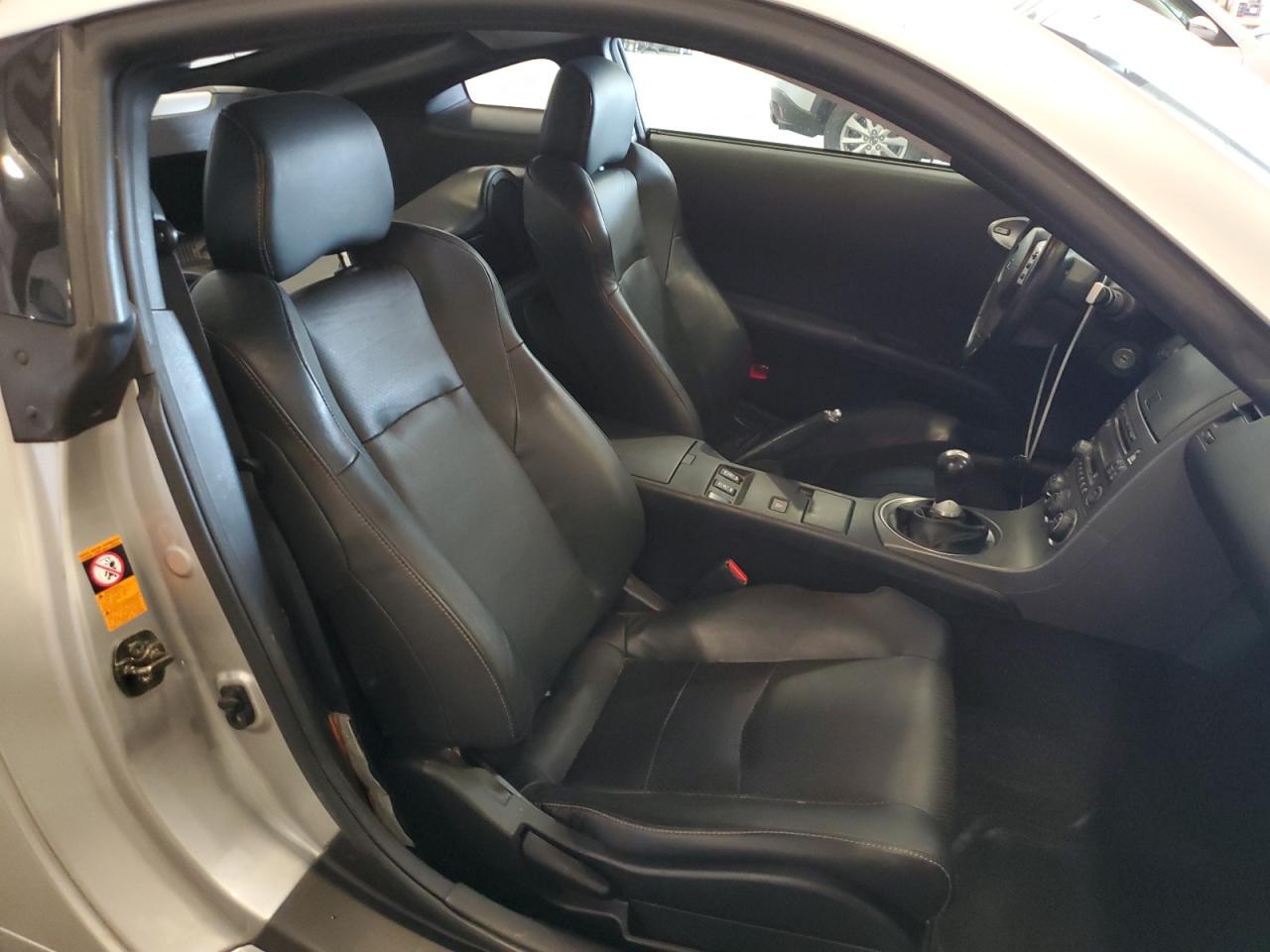 2003 NISSAN Z