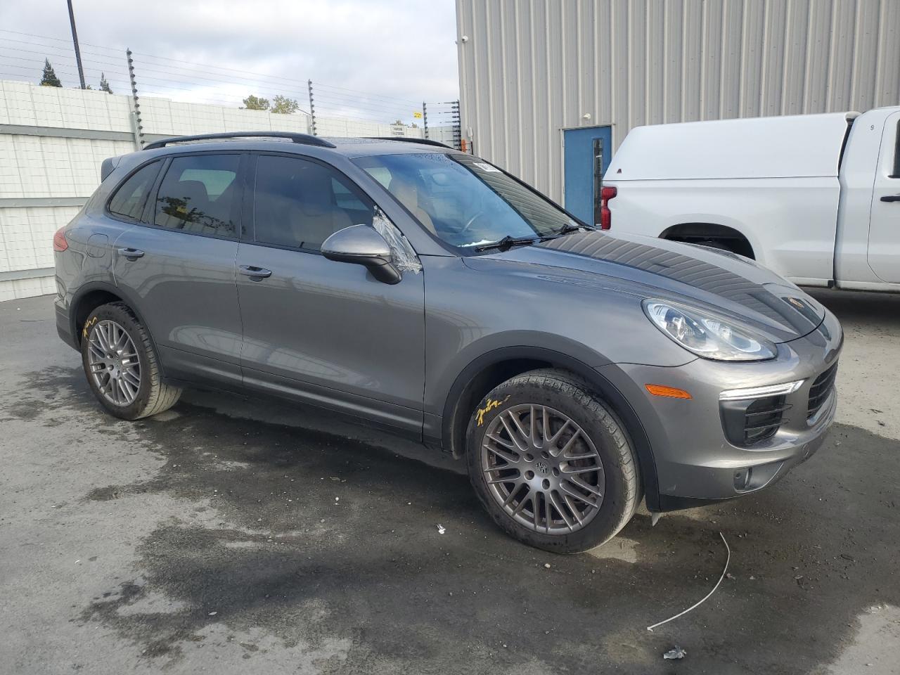 2018 PORSCHE CAYENNE