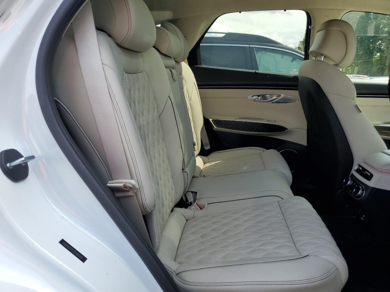 2024 GENESIS GV70