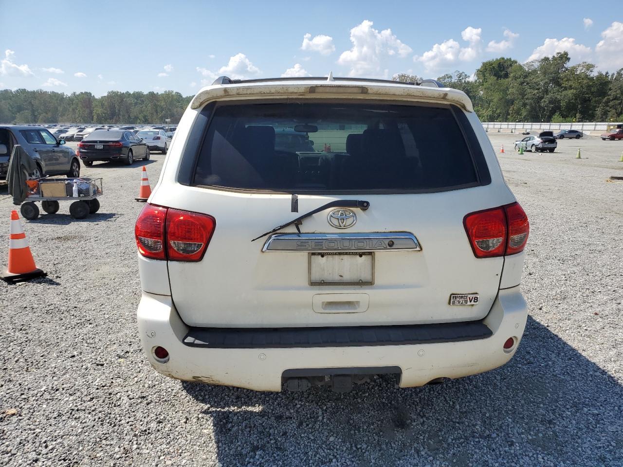 2013 TOYOTA Sequoia
