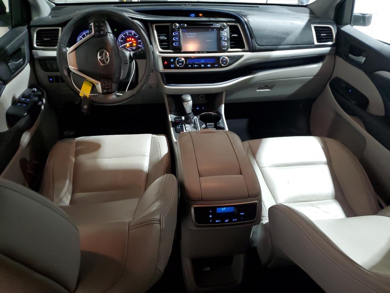 2016 TOYOTA HIGHLANDER
