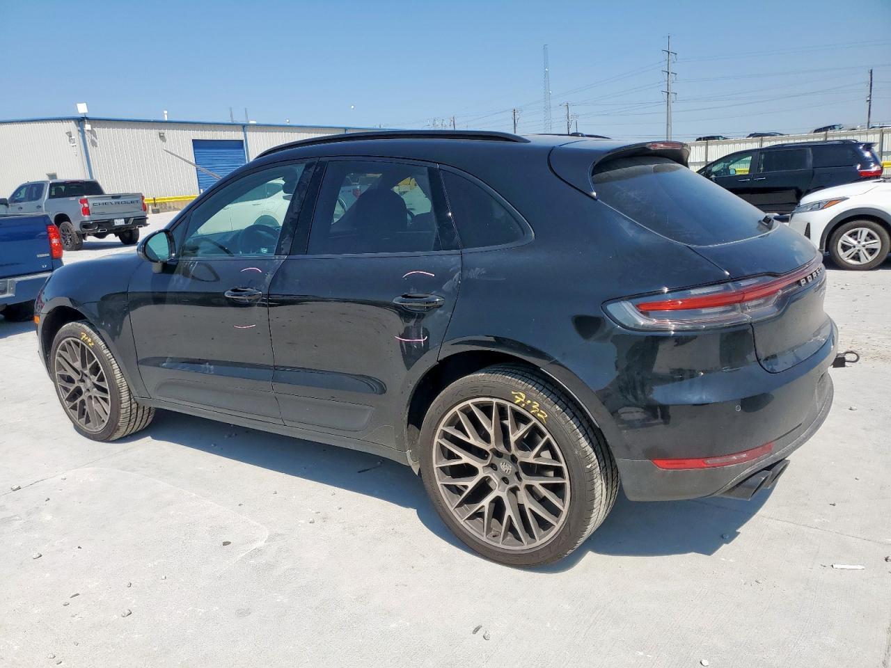 2020 PORSCHE Macan