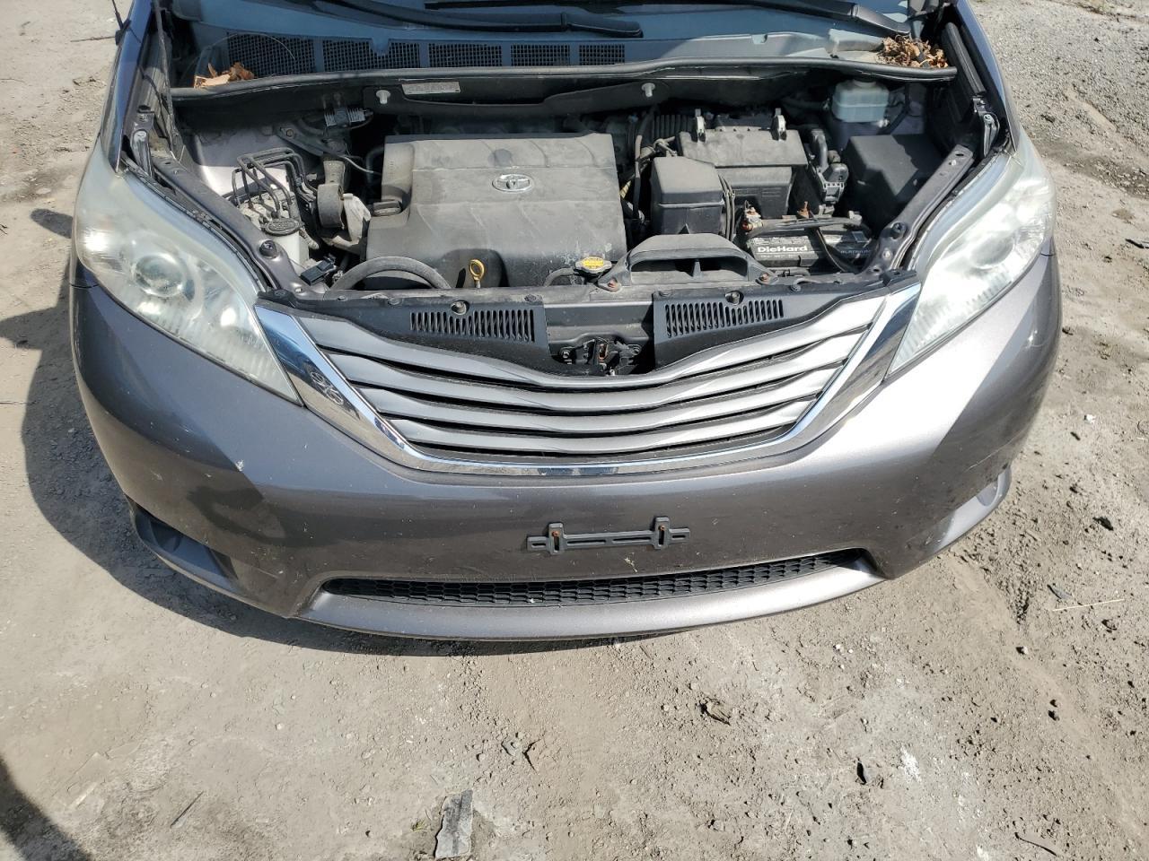 2014 TOYOTA SIENNA