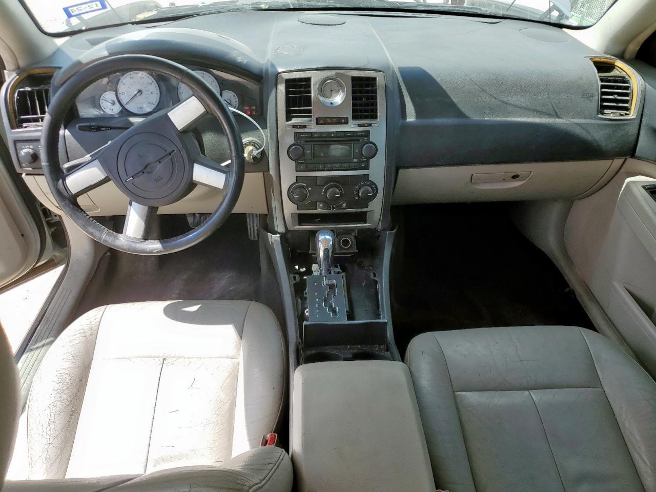2005 CHRYSLER 300