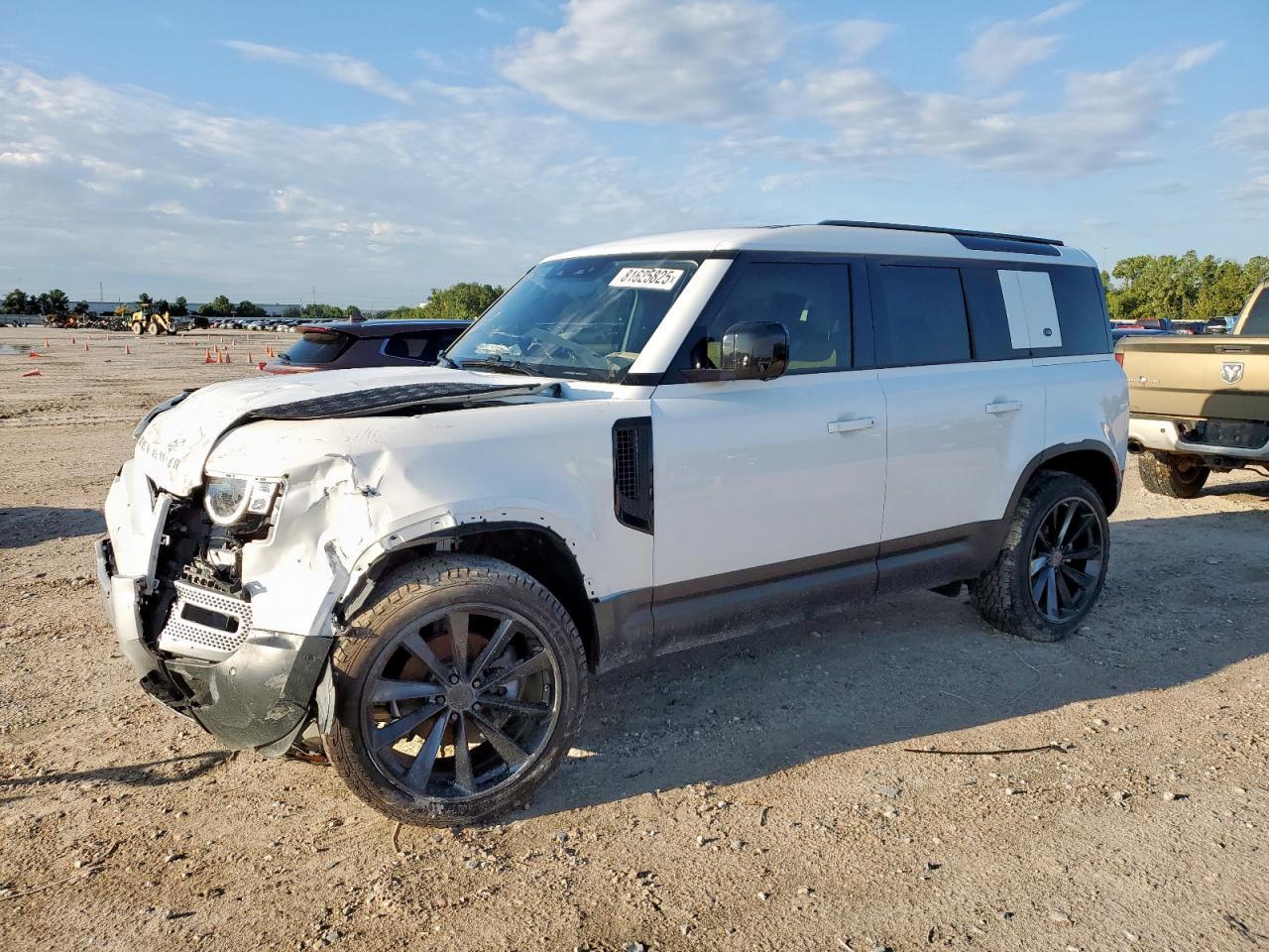 2022 LAND ROVER Defender