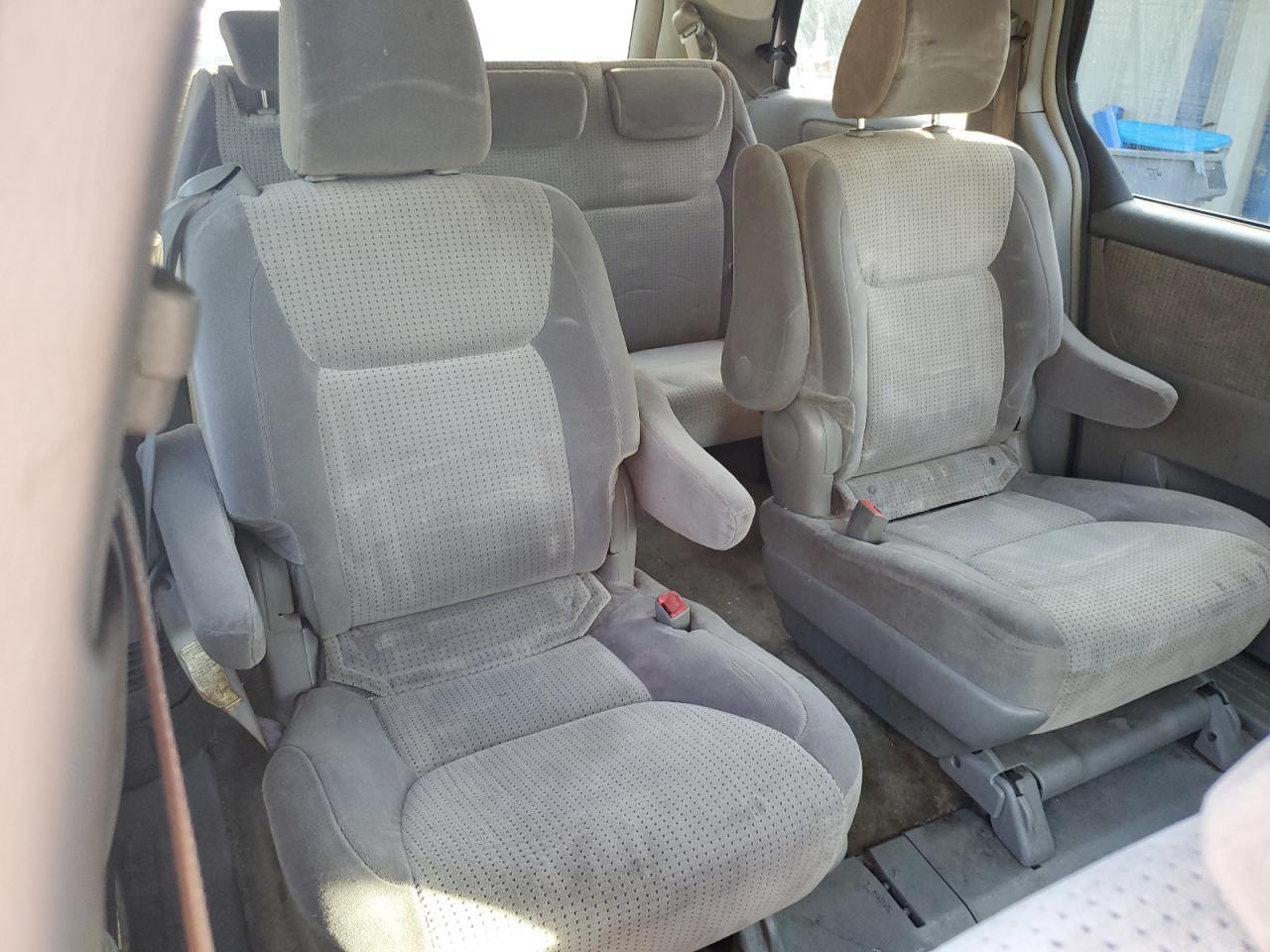 2009 TOYOTA SIENNA