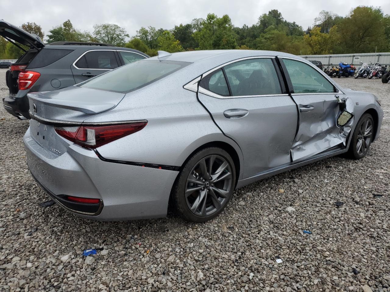 2025 LEXUS Es