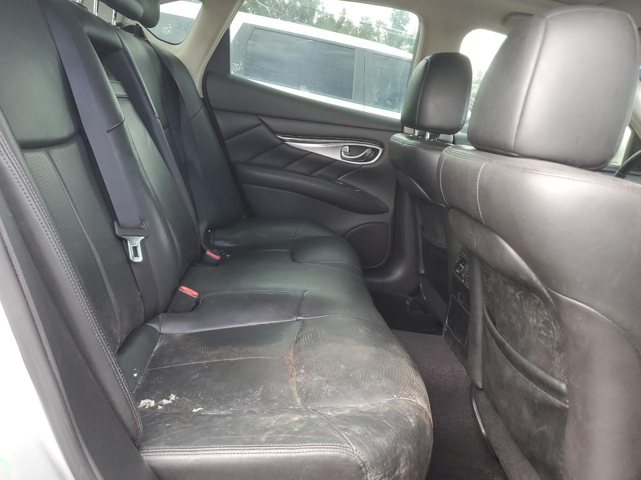 2012 INFINITI M37
