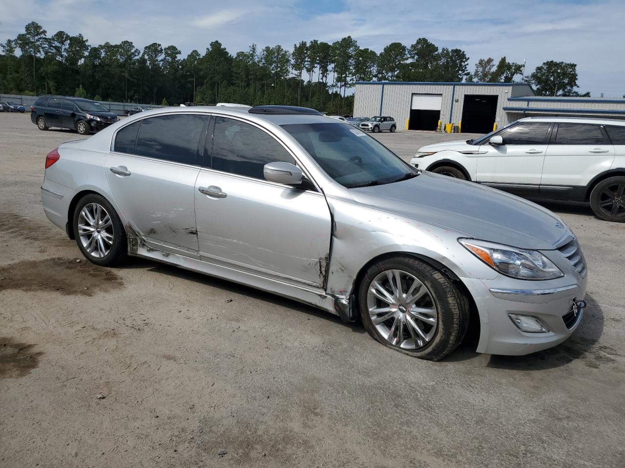 2013 HYUNDAI GENESIS