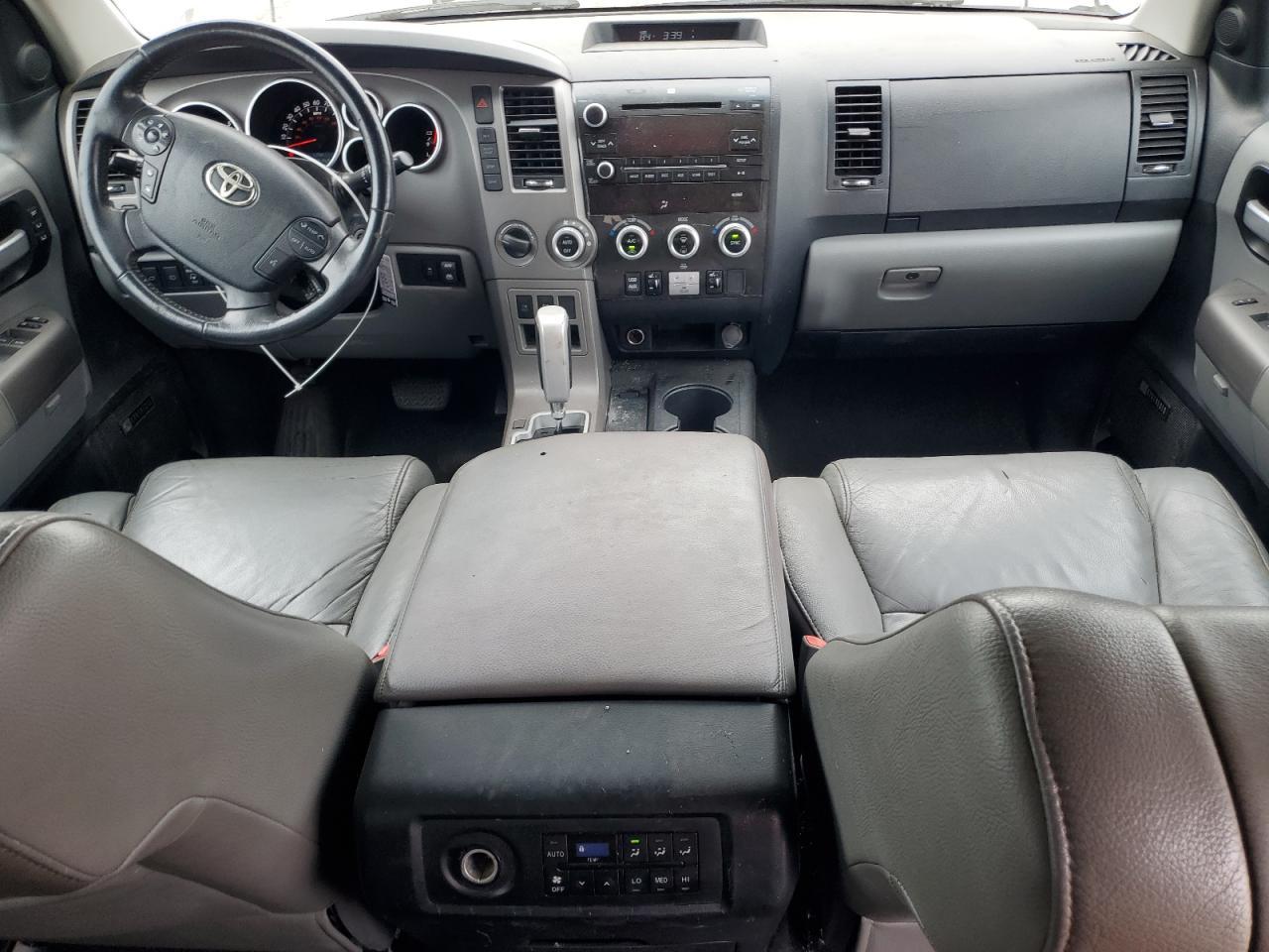 2012 TOYOTA Sequoia