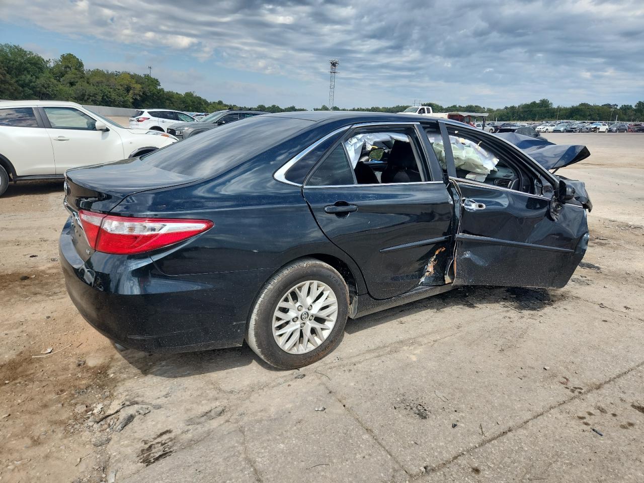 2016 TOYOTA CAMRY
