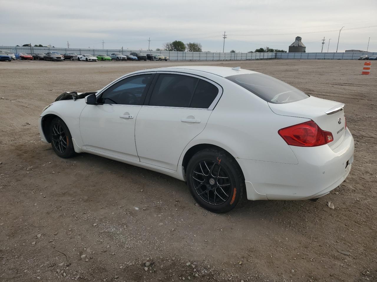 2011 INFINITI G37