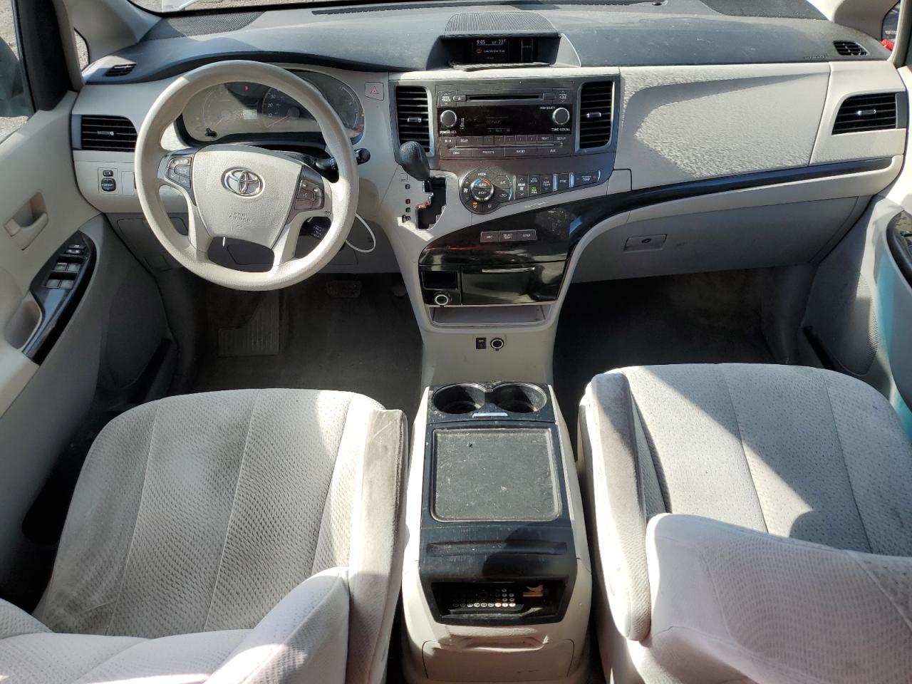 2013 TOYOTA SIENNA