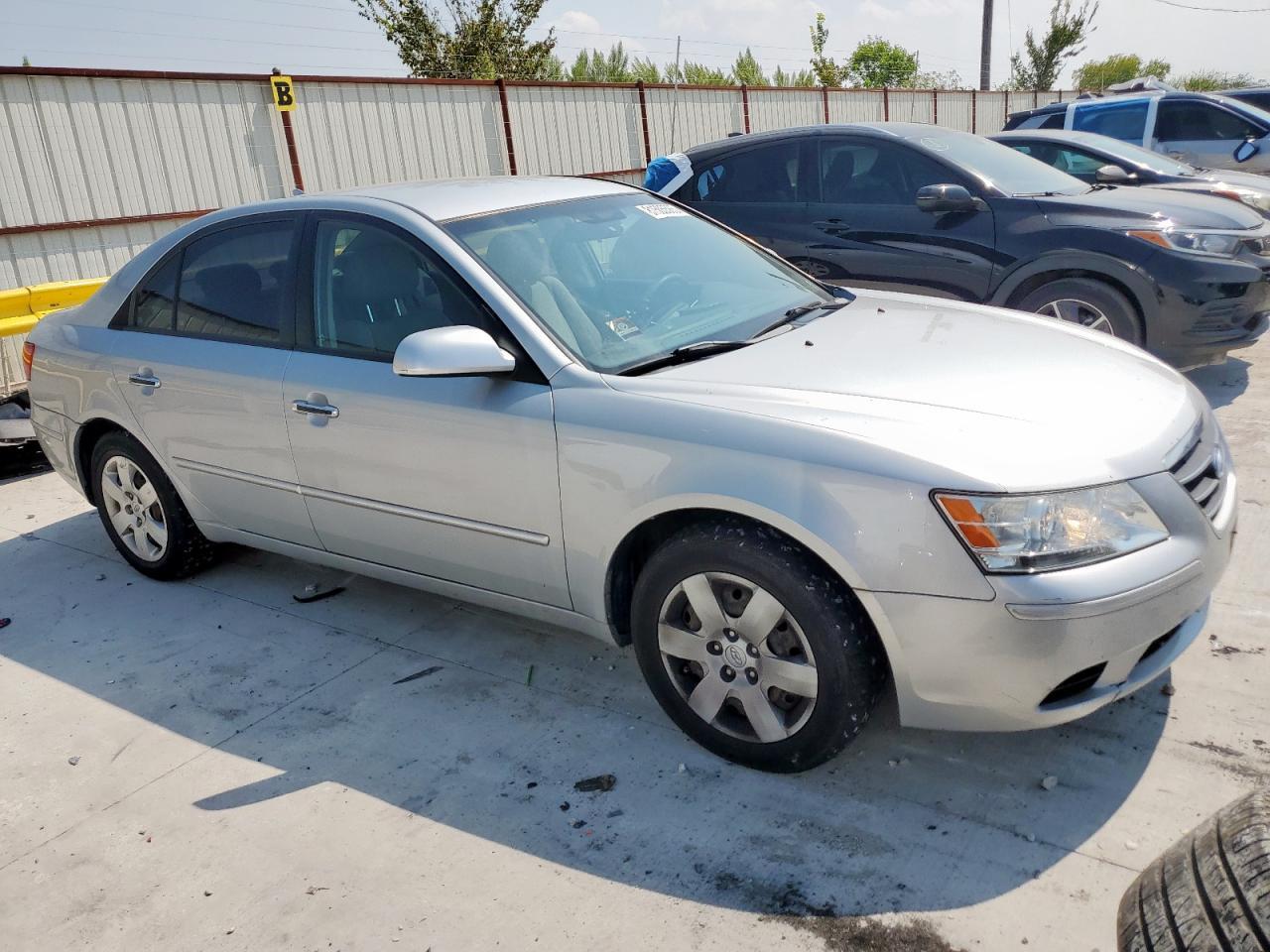 2010 HYUNDAI SONATA