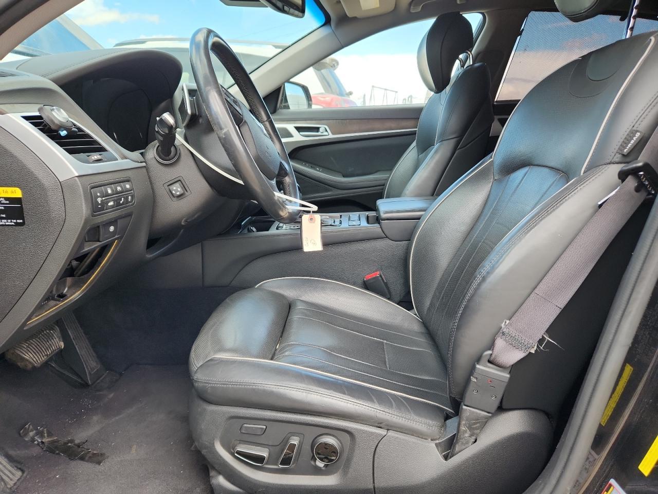 2015 HYUNDAI GENESIS