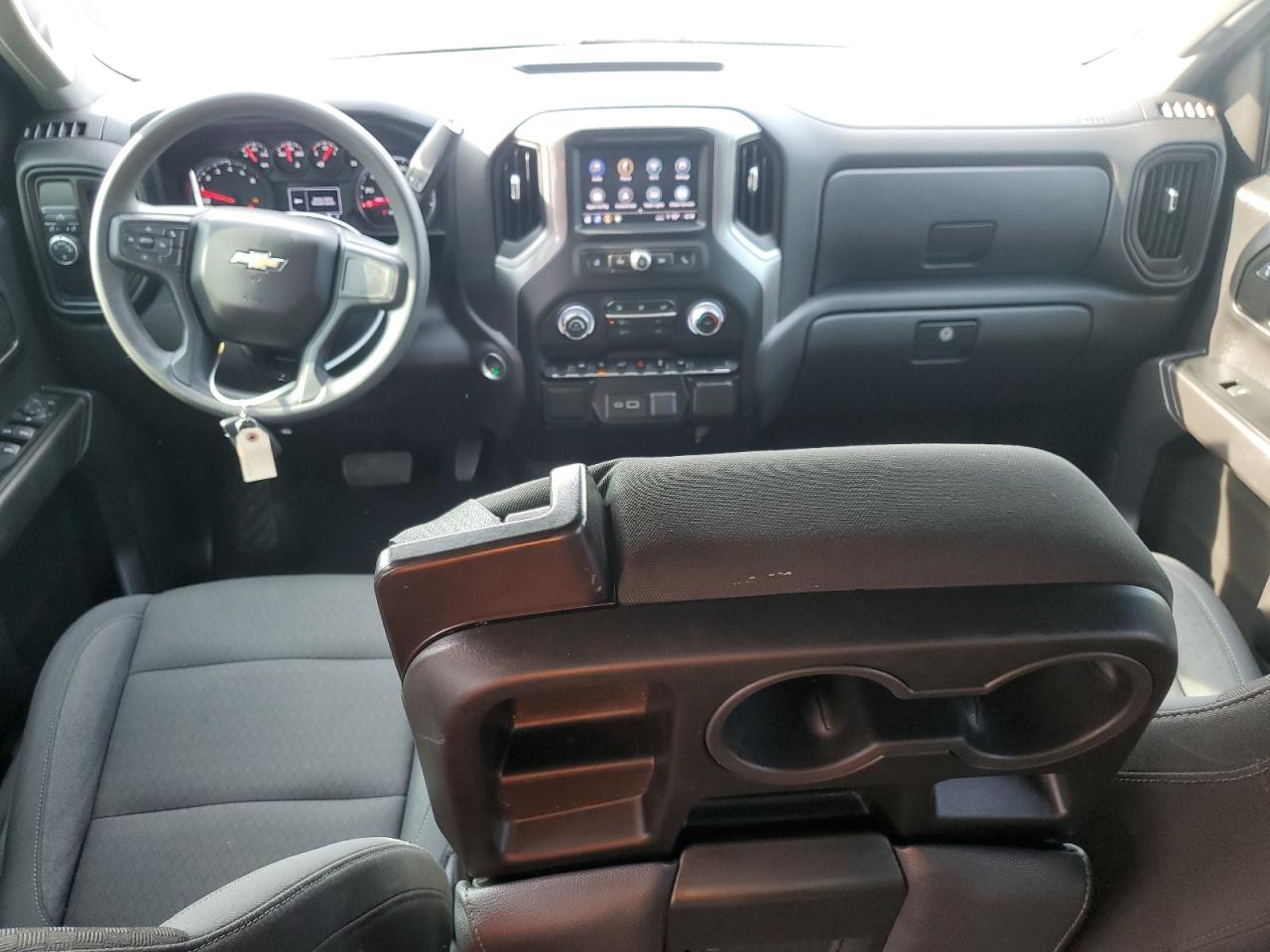 2024 CHEVROLET Silverado