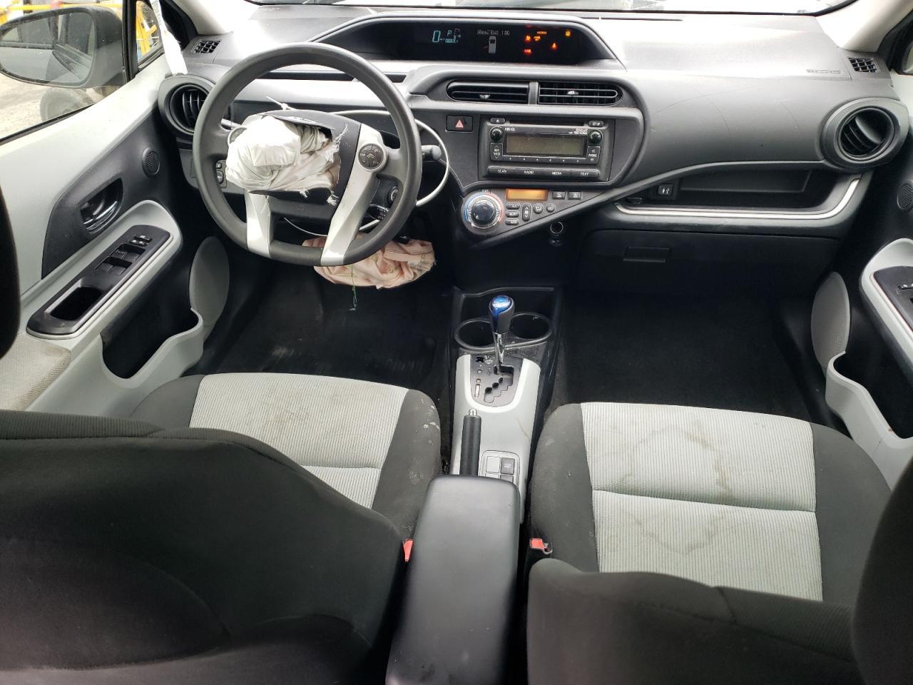 2014 TOYOTA Prius c
