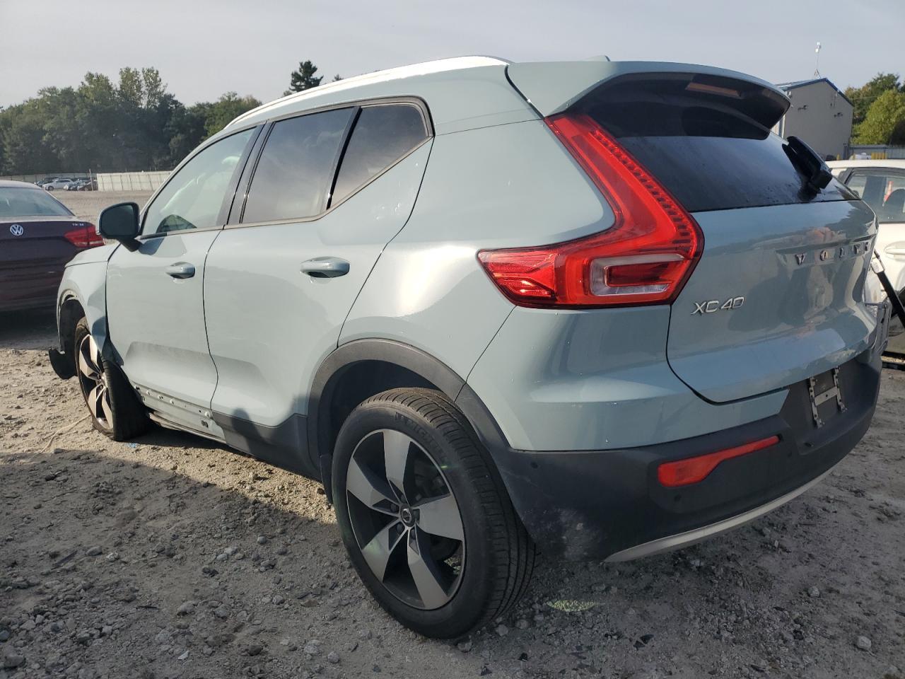 2019 VOLVO XC40