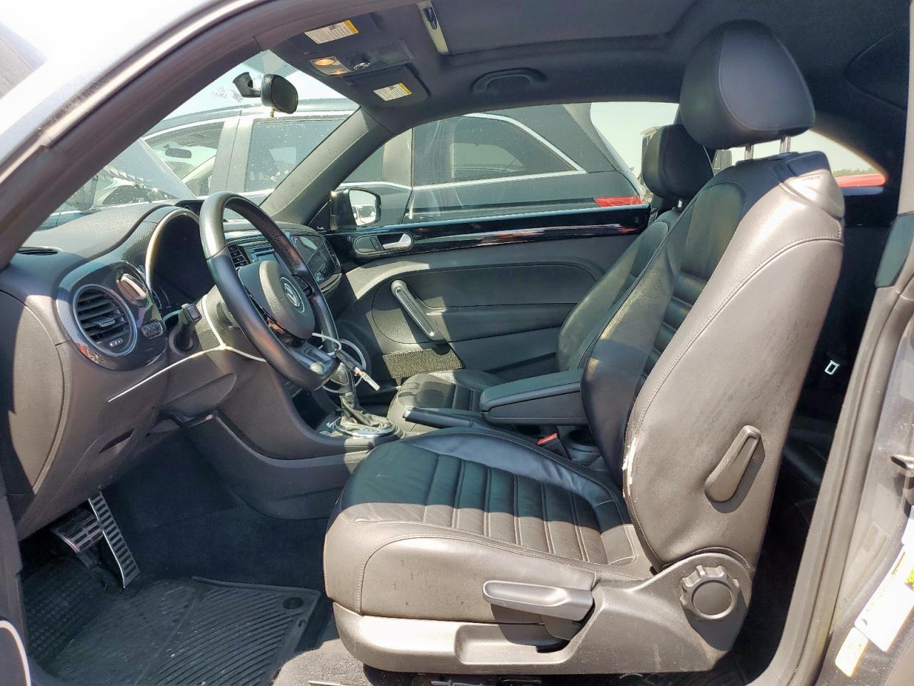 2013 VOLKSWAGEN Beetle