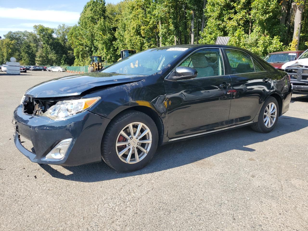 2014 TOYOTA CAMRY