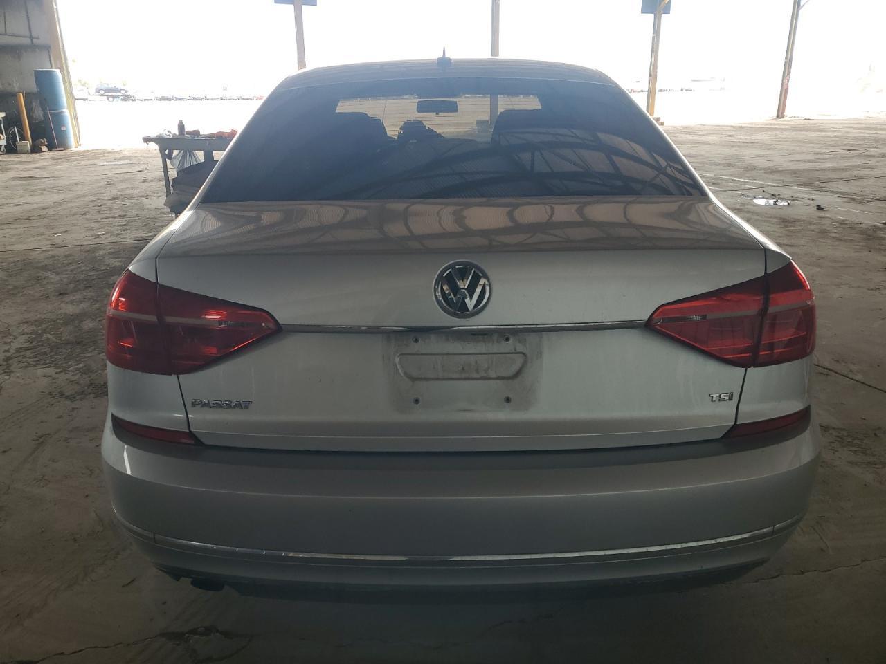 2016 VOLKSWAGEN Passat