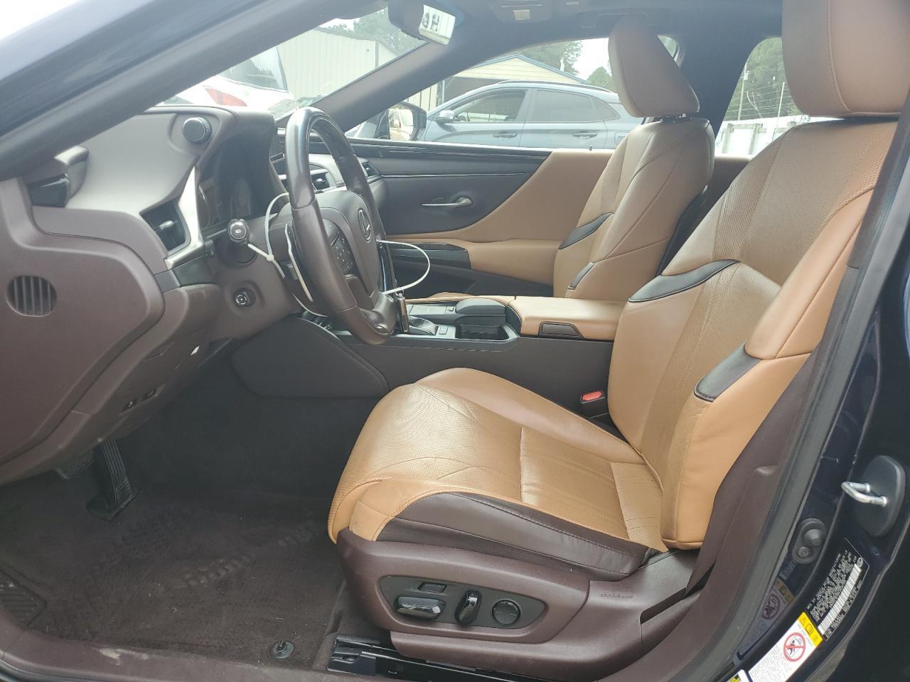 2019 LEXUS Es