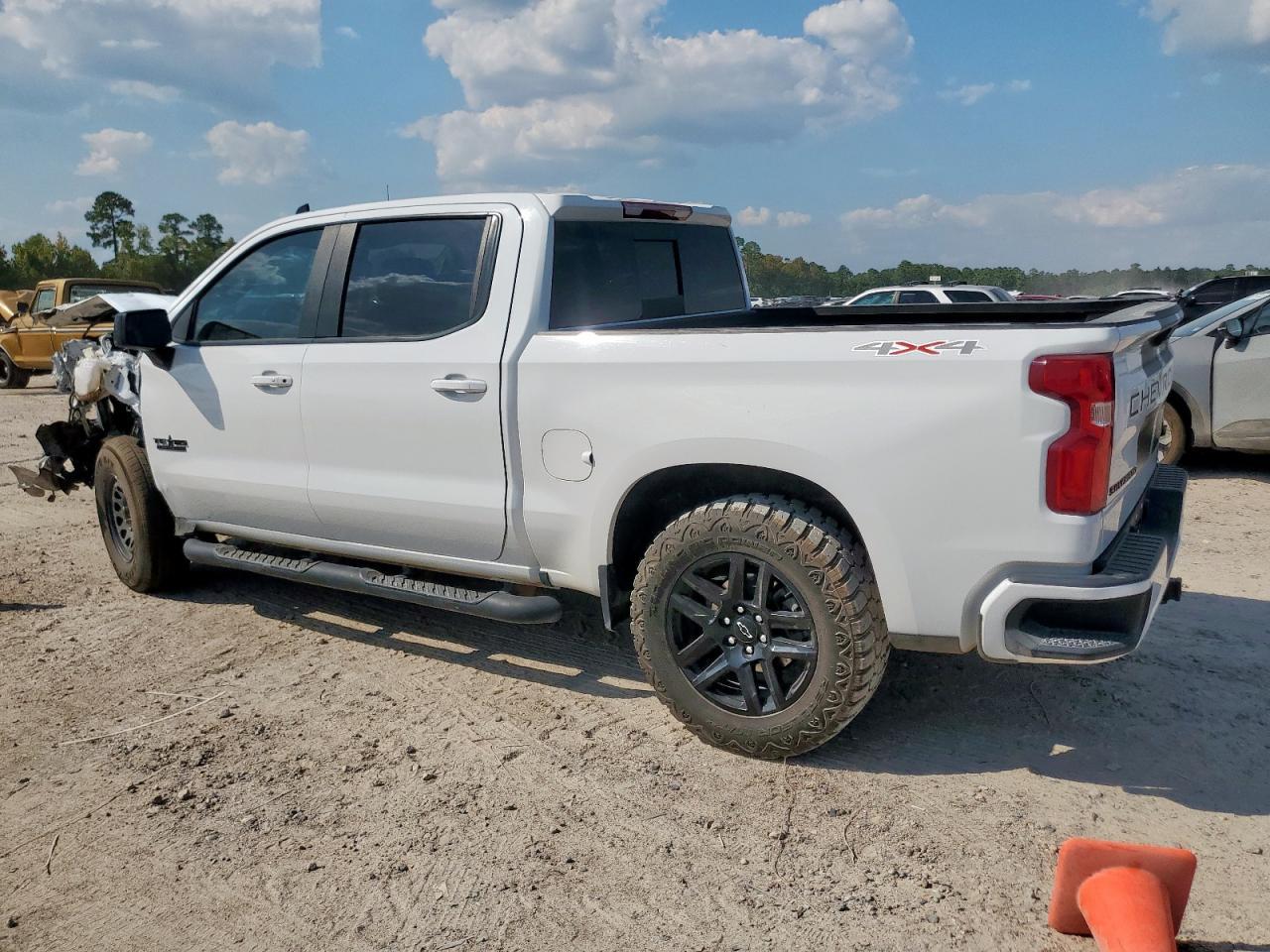 2023 CHEVROLET Silverado