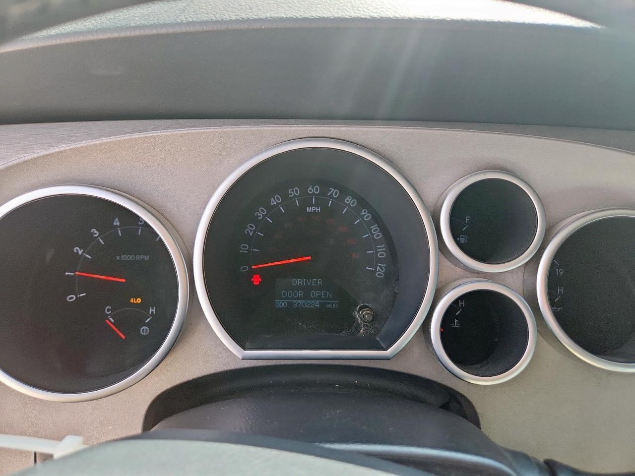 2010 TOYOTA Sequoia