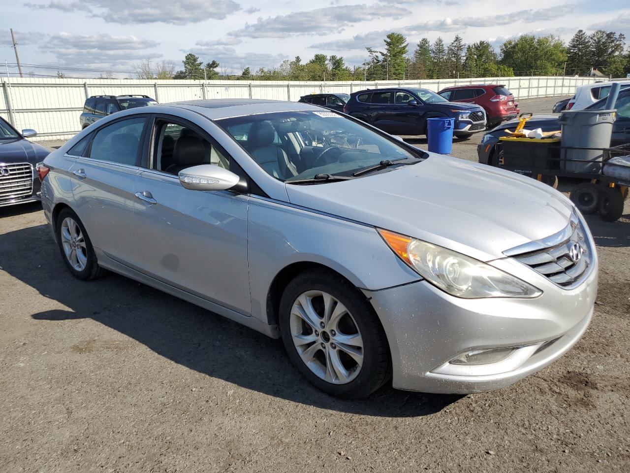 2011 HYUNDAI SONATA