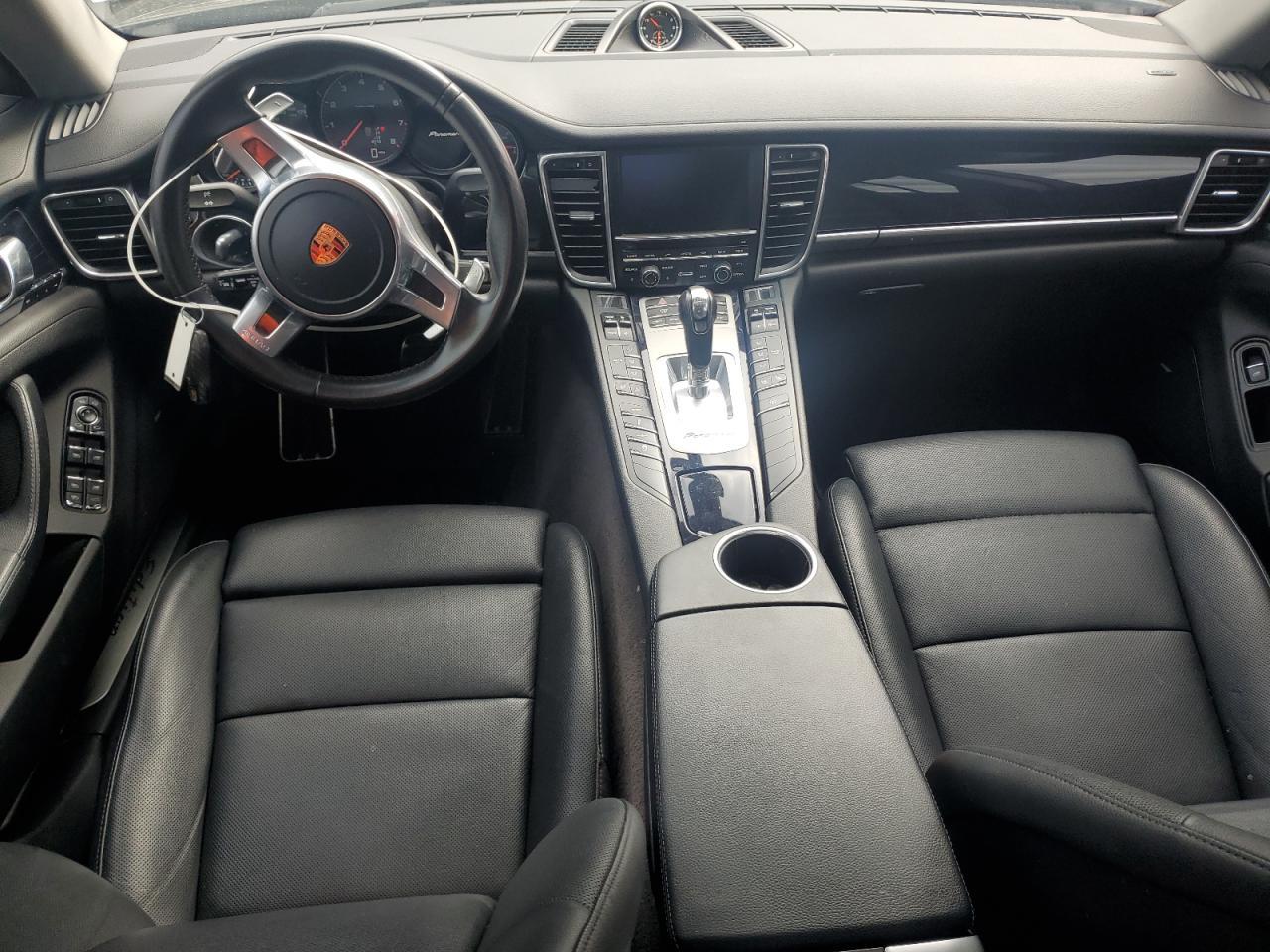 2016 PORSCHE Panamera
