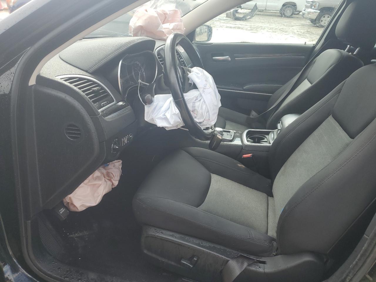 2019 CHRYSLER 300