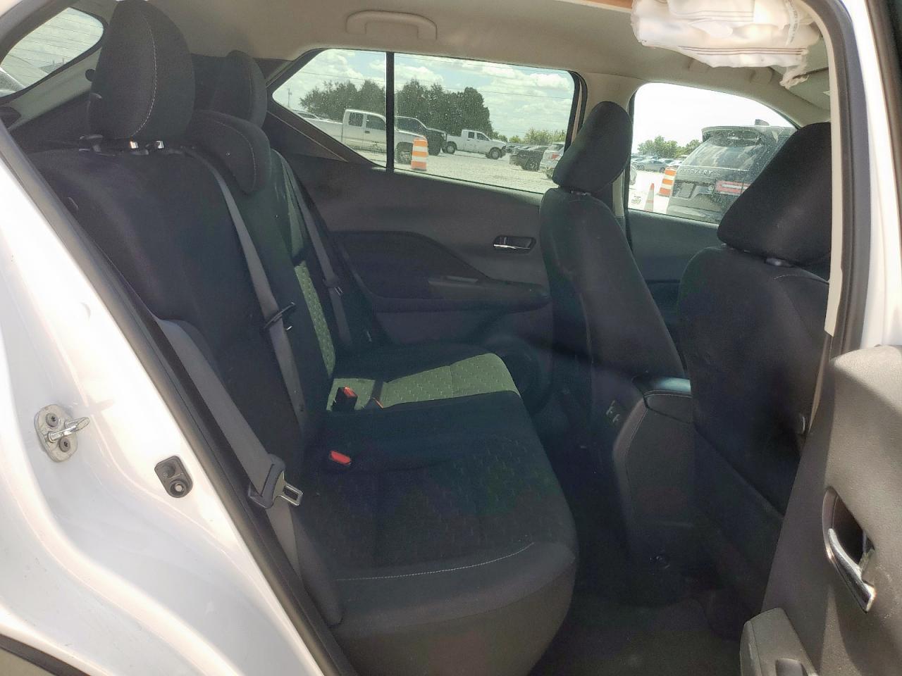 2023 NISSAN KICKS