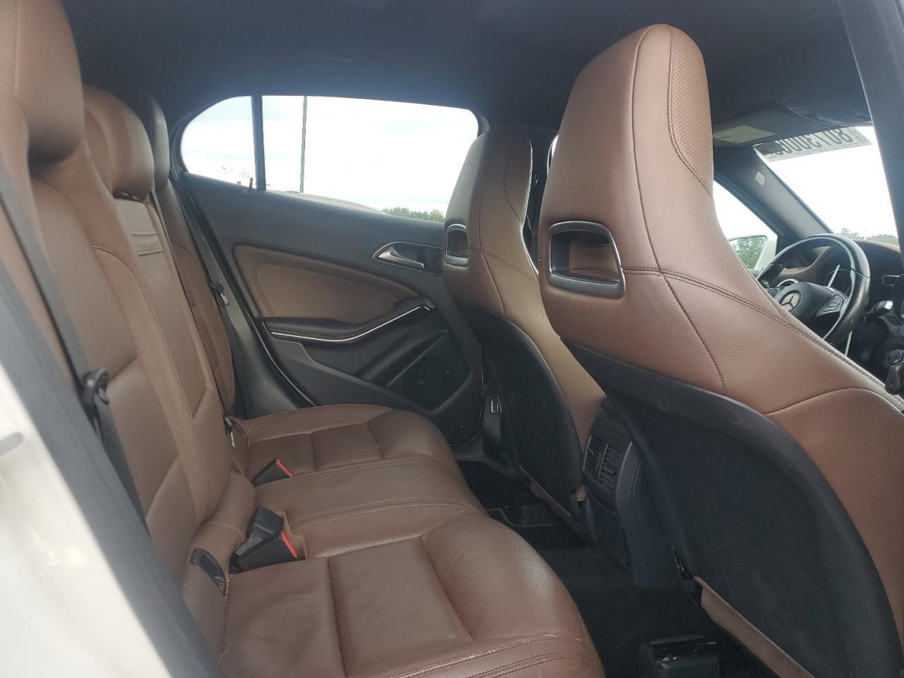 2016 MERCEDES-BENZ GLA-Class