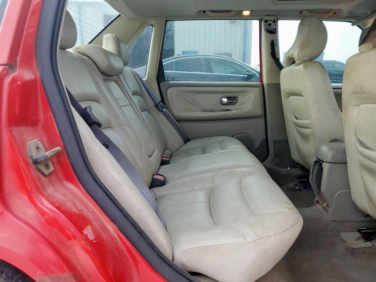 1999 VOLVO S70