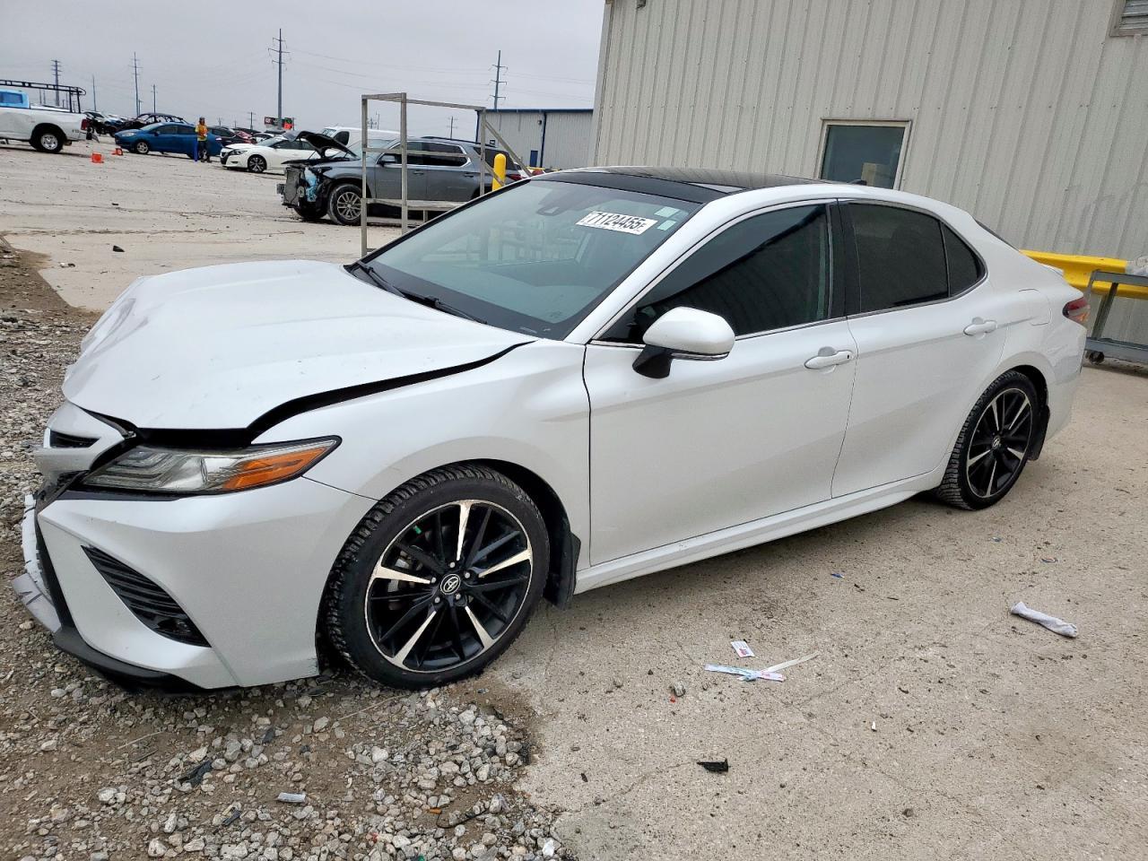 2019 TOYOTA CAMRY