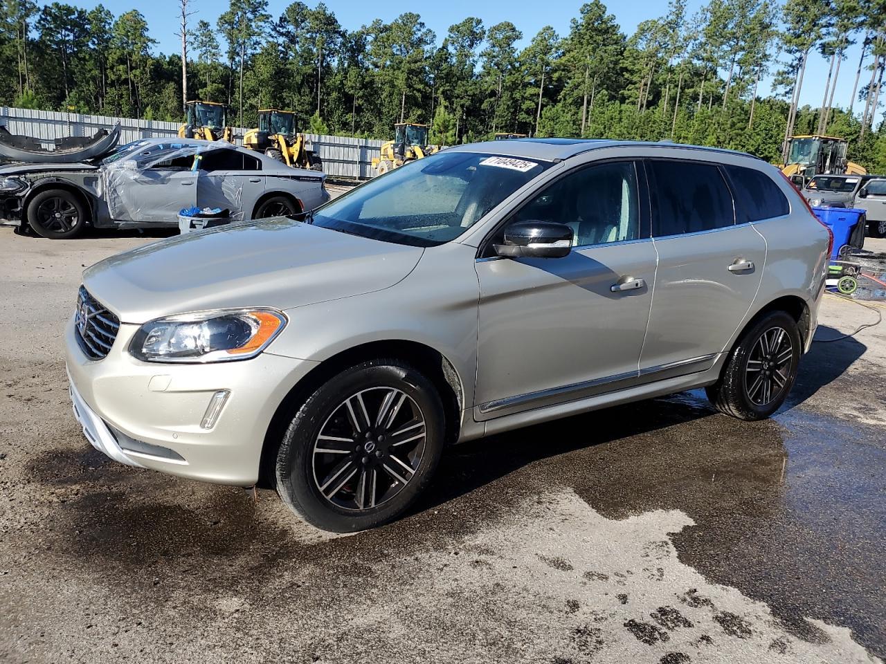2017 VOLVO XC60