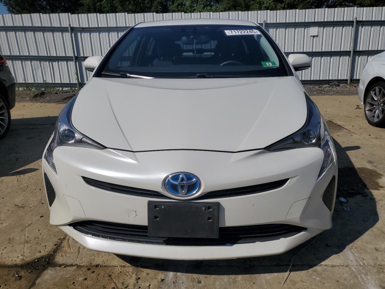 2016 TOYOTA PRIUS
