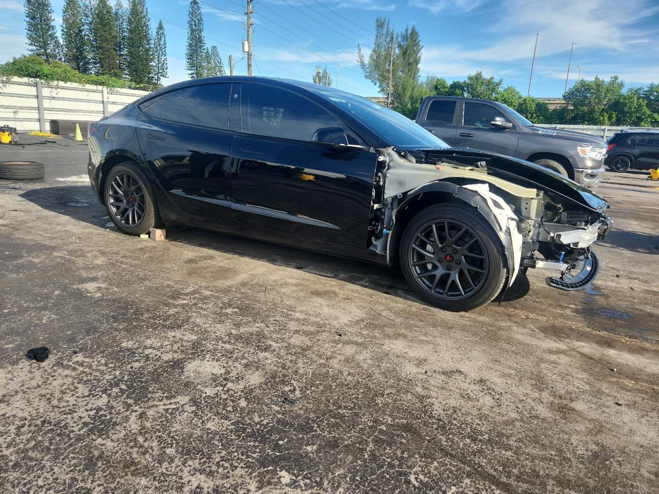 2025 TESLA MODEL 3