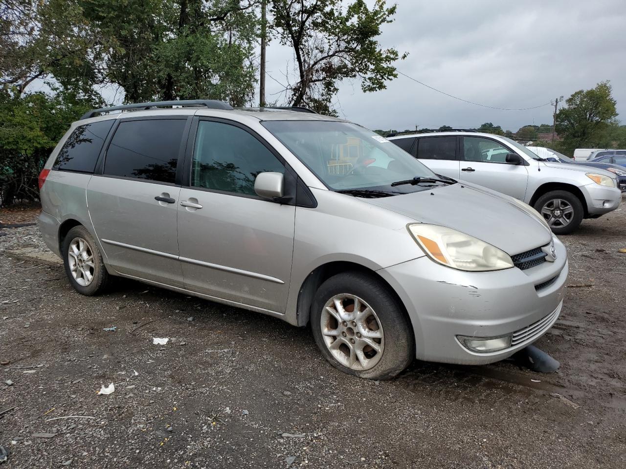 2005 TOYOTA SIENNA