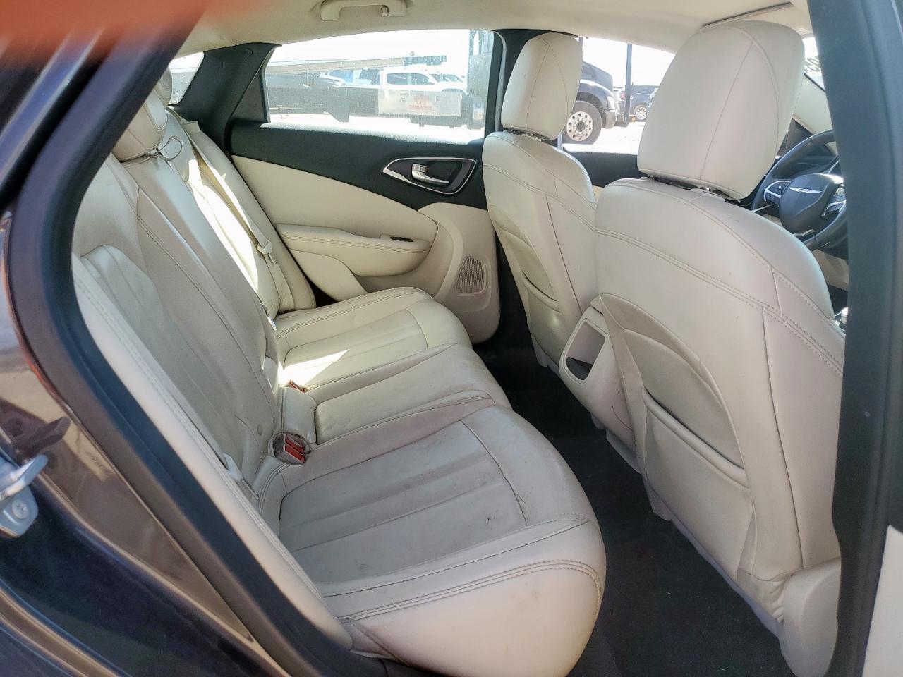 2017 CHRYSLER 200