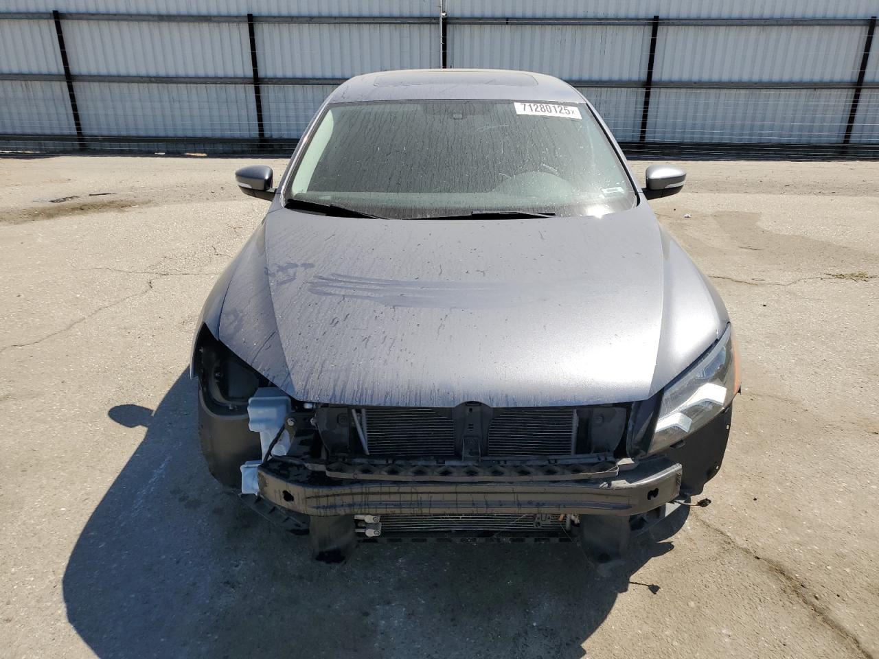 2013 VOLKSWAGEN Passat