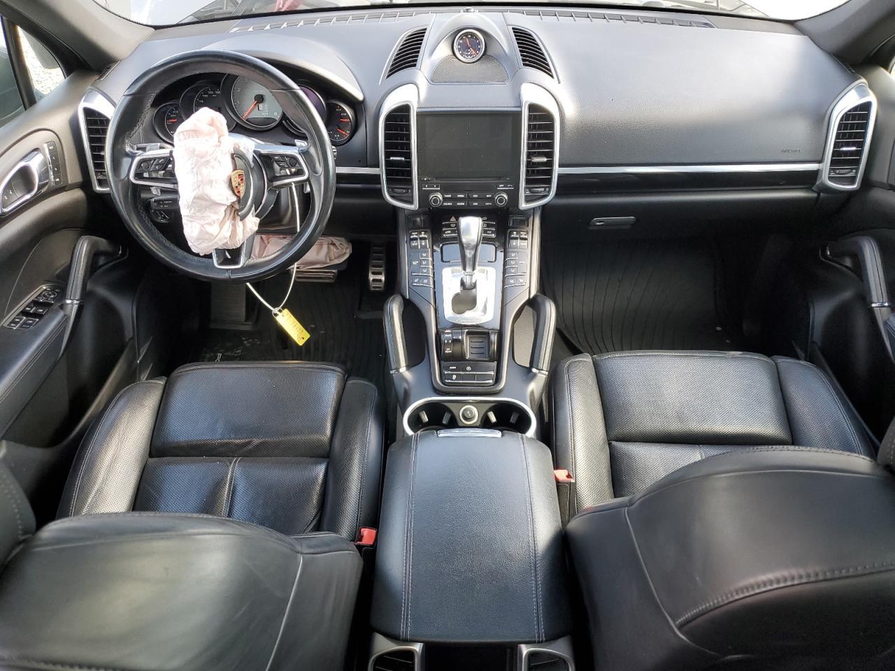 2017 PORSCHE CAYENNE