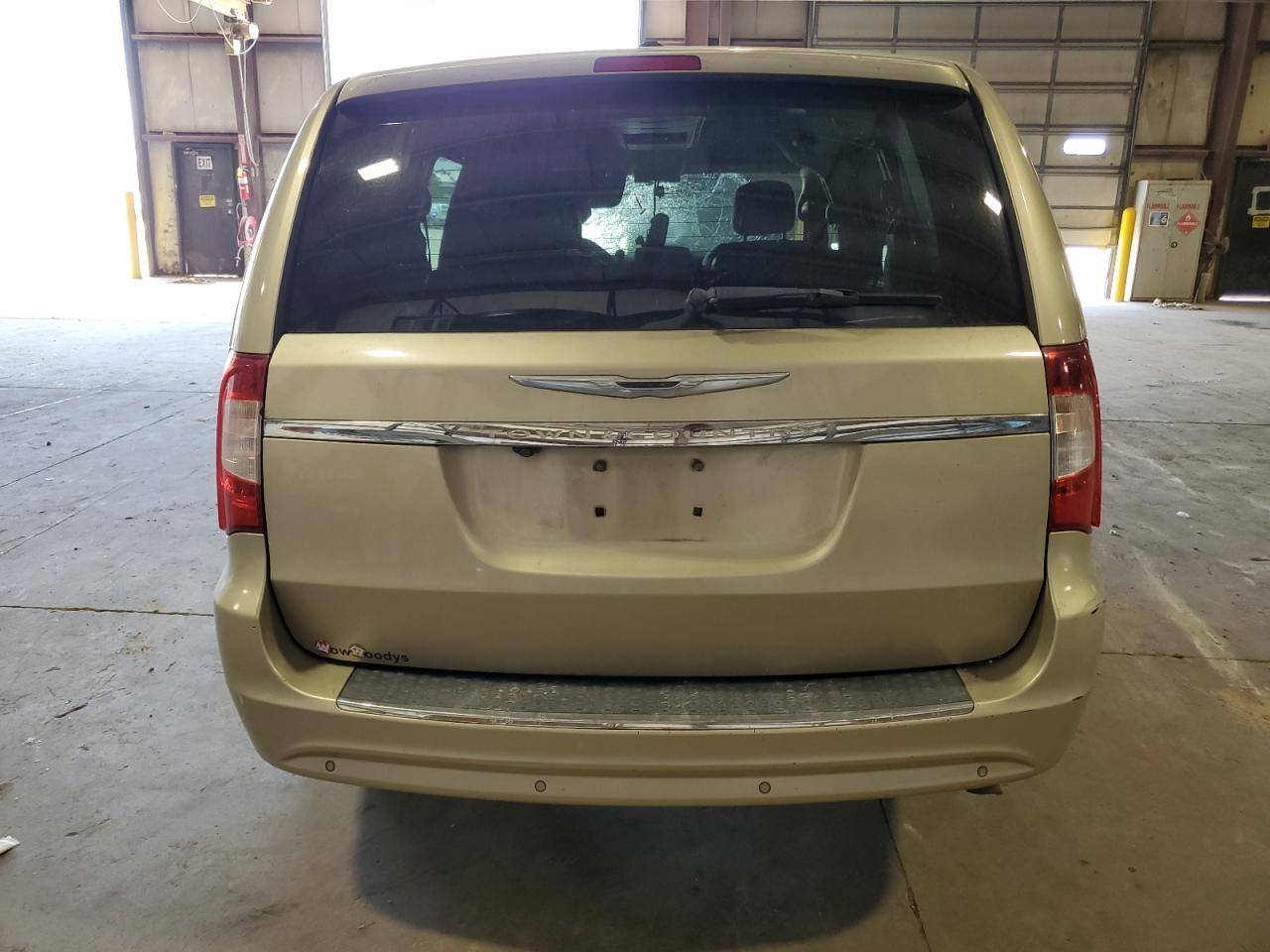 2012 CHRYSLER Town & Country