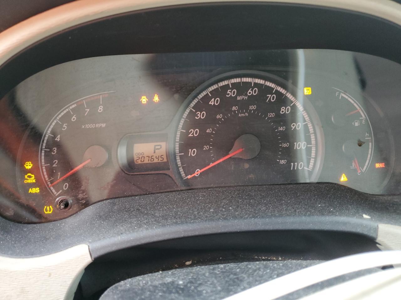 2011 TOYOTA SIENNA