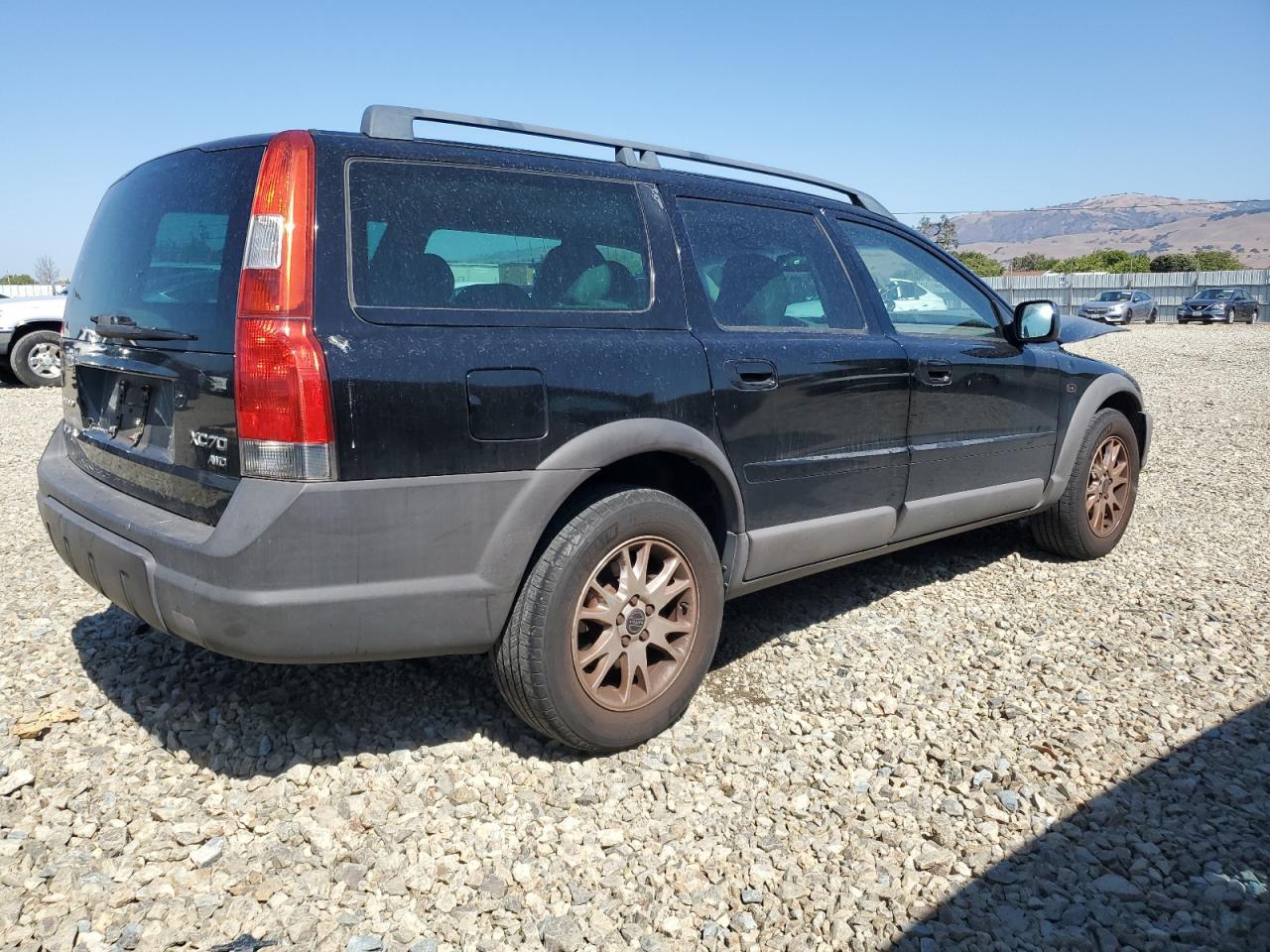 2004 VOLVO XC70
