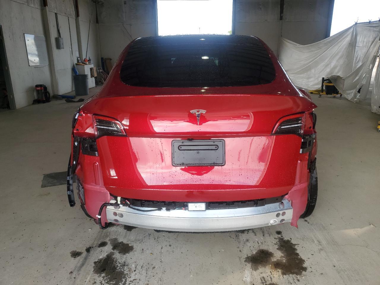2025 TESLA MODEL Y