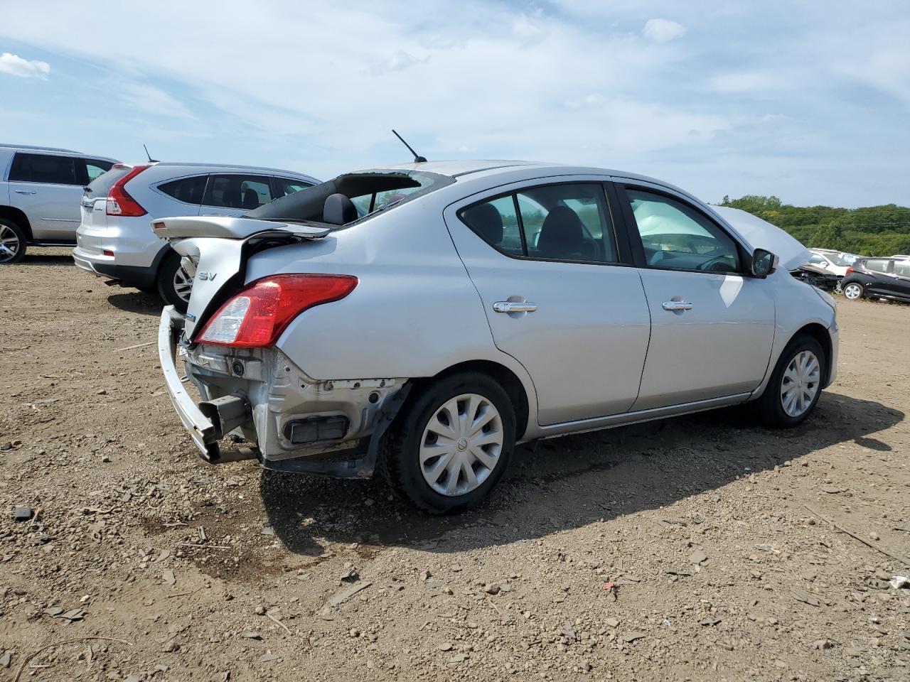 2015 NISSAN VERSA