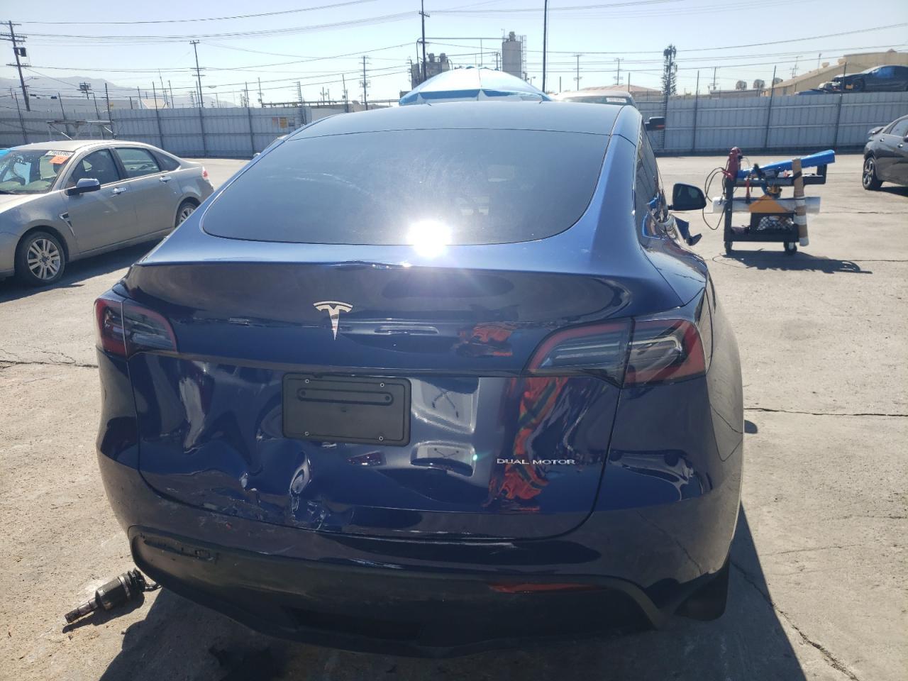 2025 TESLA MODEL Y