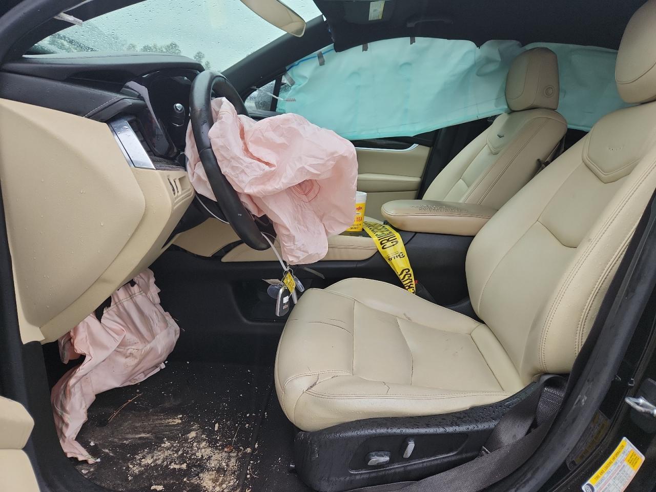 2017 CADILLAC XT5